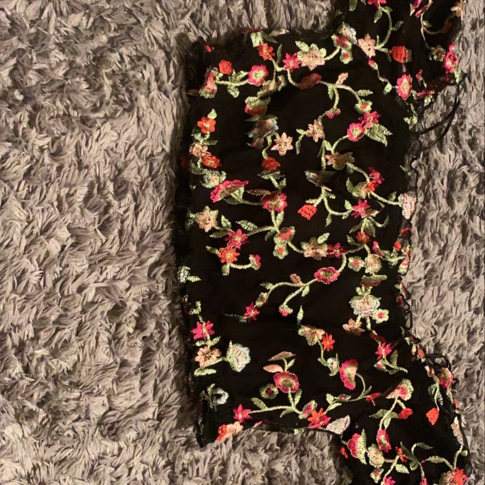 OFF SHOULDERS TOP